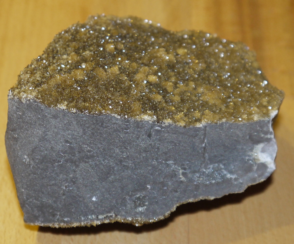 Septarie mit Kalzitrasen